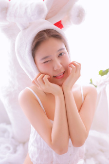 中字年轻漂亮的儿媳2